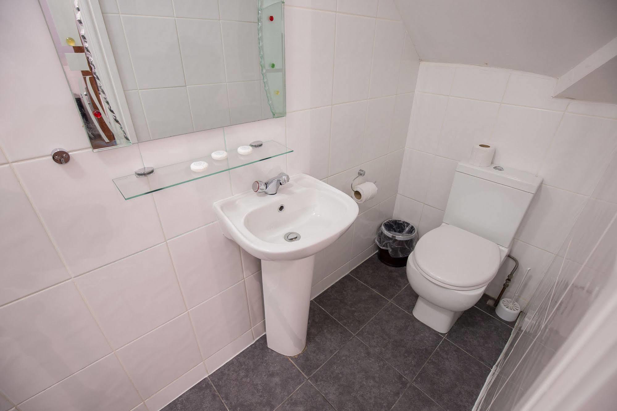 Rotana Hotel Ilford Kültér fotó